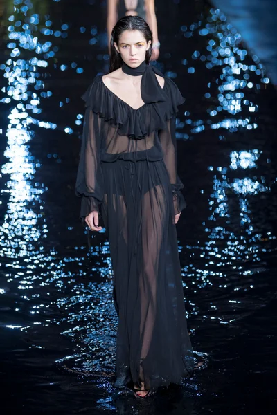 Look 70